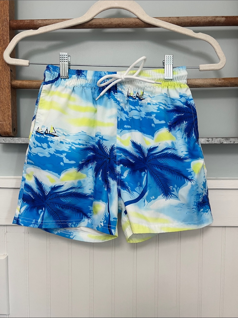 Boys Deerose swim trunks large 9-10 blue and yellow palm tree Hawaiian